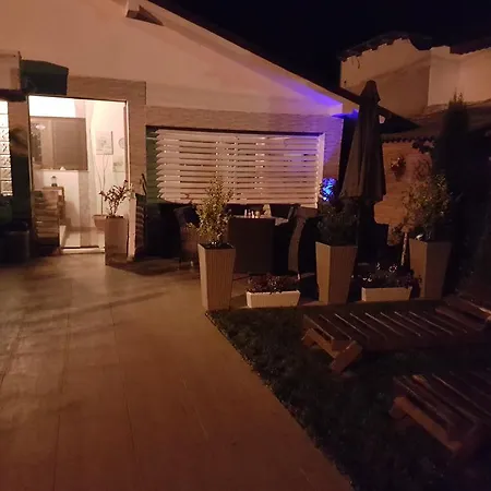 Villa Vila Daphne *